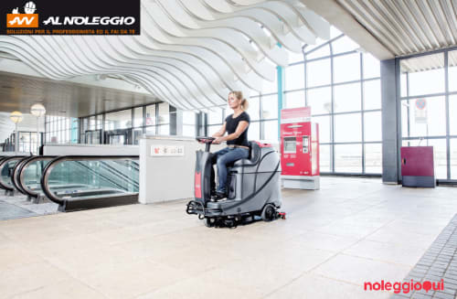 Noleggio Lavasciuga compatta e agile