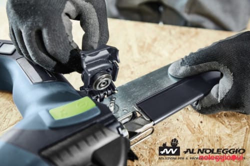 Noleggio Sega a batteria per materiali isolanti