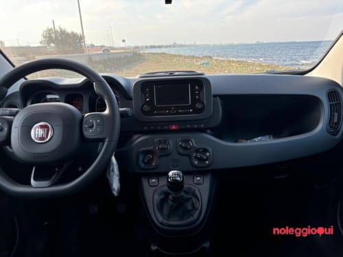 Noleggio FIAT PANDA 2024 HYBRID a Bari