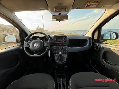 Noleggio FIAT PANDA 2024 HYBRID a Bari
