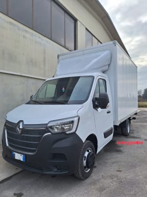 Noleggio FURGONE RENAULT MASTER CON SPONDA NUOVO