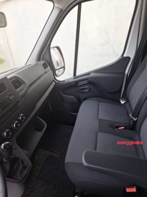 Noleggio FURGONE RENAULT MASTER CON SPONDA NUOVO