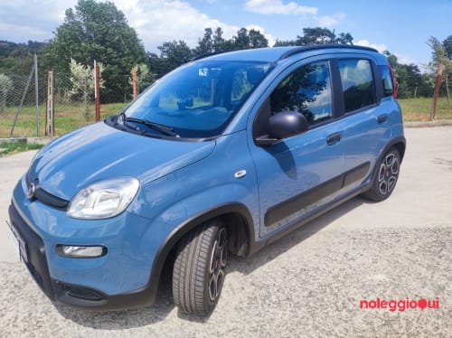 Noleggio NOLEGGIO FIAT PANDA HYBRYD 70 CV