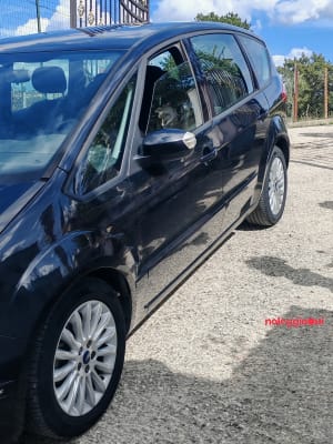 Noleggio Noleggia subito FORD S-MAX 7 Posti automatica