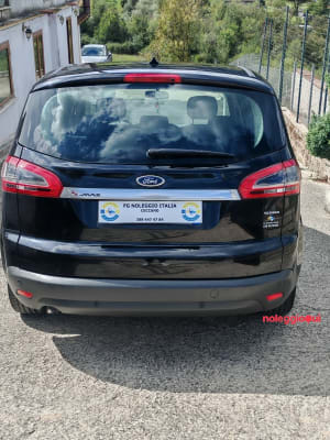 Noleggio Noleggia subito FORD S-MAX 7 Posti automatica