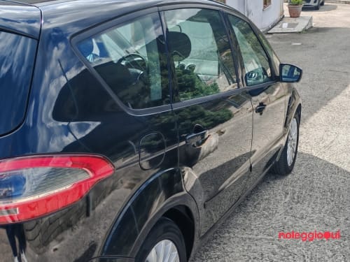 Noleggio Noleggia subito FORD S-MAX 7 Posti automatica