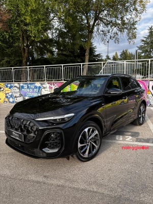 Noleggio NOLEGGIO AUDI Q5 40 TDI S-LINE 2.0cc 204cv