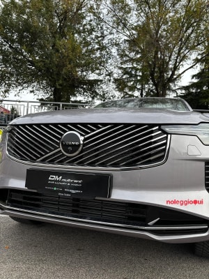 Noleggio NOLEGGIO VOLVO XC90 