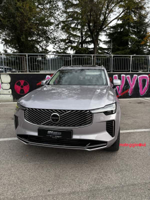 Noleggio NOLEGGIO VOLVO XC90 
