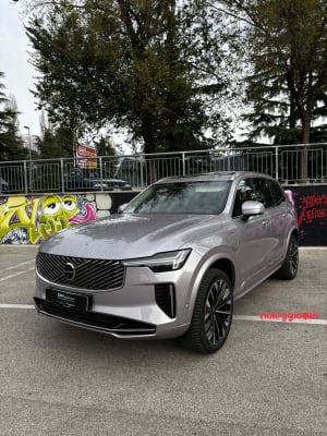 Noleggio NOLEGGIO VOLVO XC90 