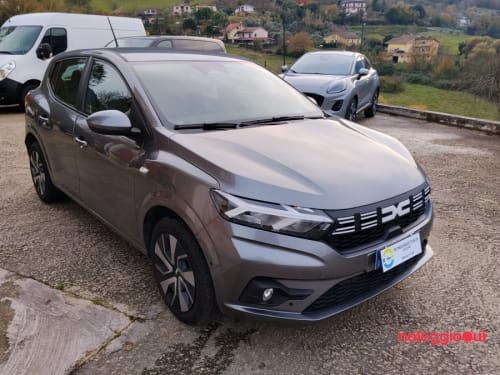 Noleggio Noleggia Dacia Sandero GPL anche senza carta di credito