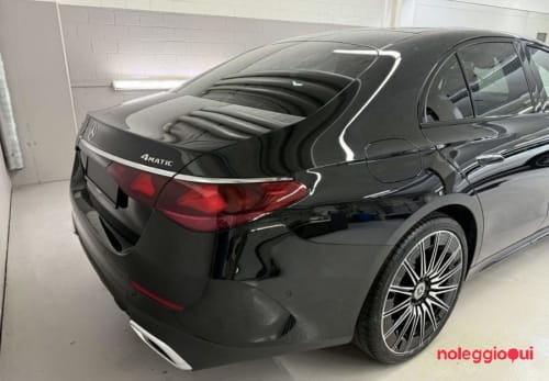 Noleggio MERCEDES-BENZ CLASSE E NO SCORING
