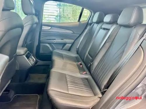 Noleggio MASERATI GRECALE NO SCORING 