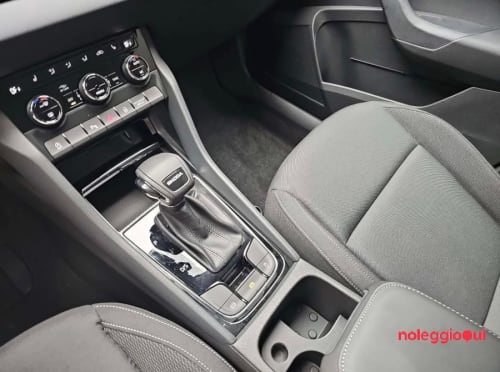 Noleggio SKODA KAROQ NO SCORING