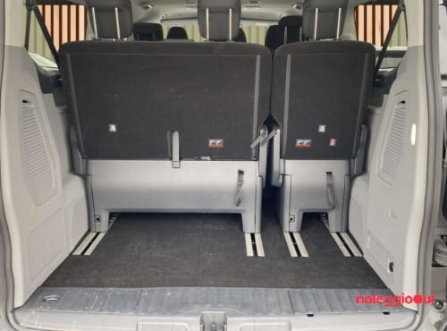 Noleggio FORD TOURNEO NO SCORING