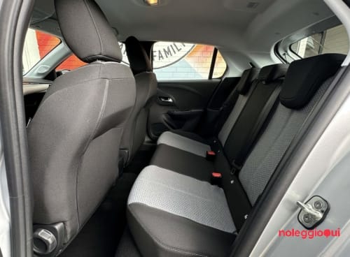 Noleggio OPEL CORSA NO SCORING 