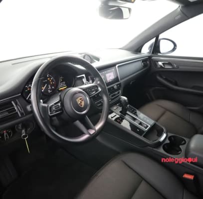 Noleggio PORSCHE MACAN T NO SCORING