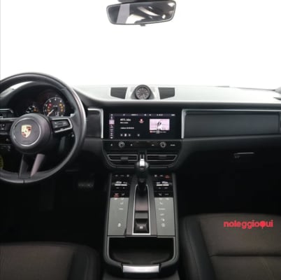 Noleggio PORSCHE MACAN T NO SCORING