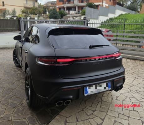 Noleggio PORSCHE MACAN T NO SCORING
