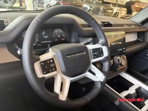 Noleggio LAND ROVER RANGE ROVER DEFENDER 