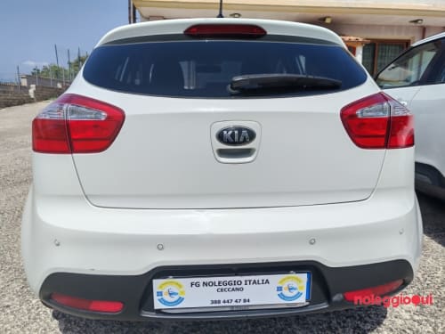 Noleggio Noleggia subito una Kia Rio 1.2 GPL!