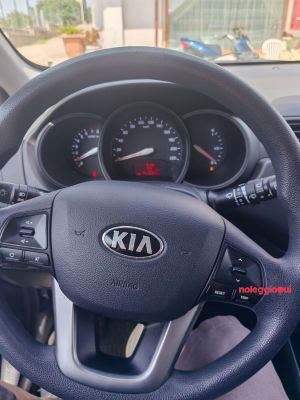 Noleggio Noleggia subito una Kia Rio 1.2 GPL!