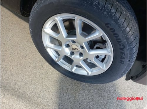 Noleggio JEEP RENEGADE NO SCORING