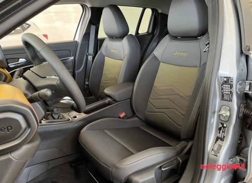 Noleggio JEEP AVENGER NO SCORING 