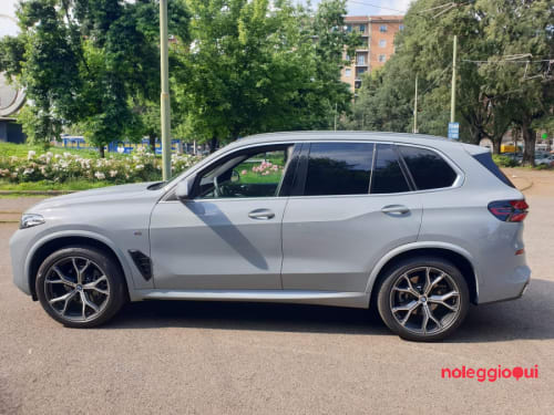 Noleggio BMW X5 M-SPORT NO SCORING