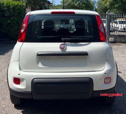 Noleggio FIAT PANDA HYBRID NO SCORING MEDIO TERMINE