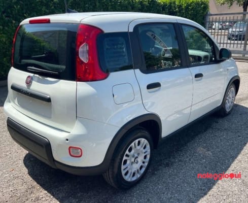 Noleggio FIAT PANDA HYBRID NO SCORING MEDIO TERMINE