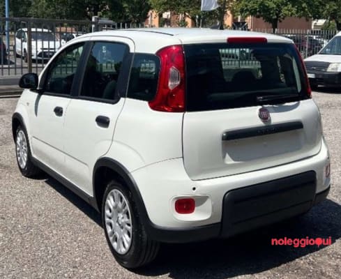 Noleggio FIAT PANDA HYBRID NO SCORING MEDIO TERMINE