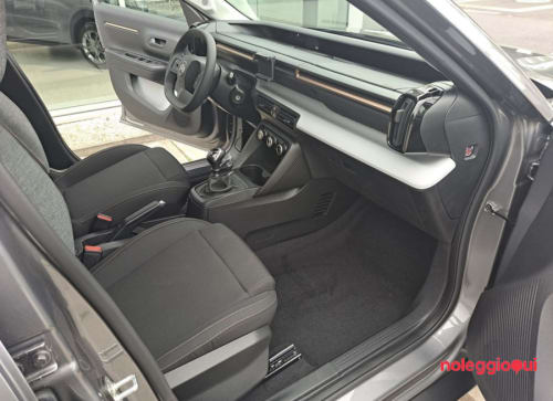 Noleggio CITROEN C3 AIRCROSS NO SCORING 