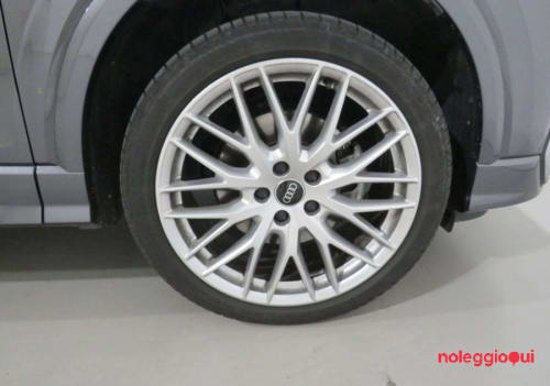 Noleggio AUDI Q2 TFSI 1.5cc 150cv S-LINE