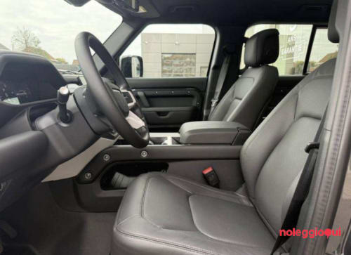 Noleggio LAND ROVER RANGE ROVER DEFENDER