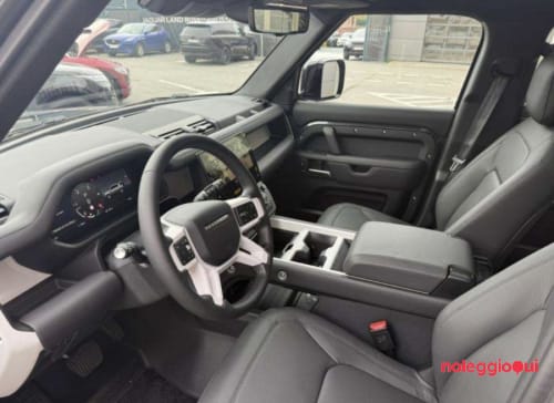 Noleggio LAND ROVER RANGE ROVER DEFENDER