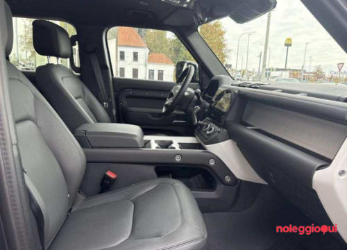 Noleggio LAND ROVER RANGE ROVER DEFENDER