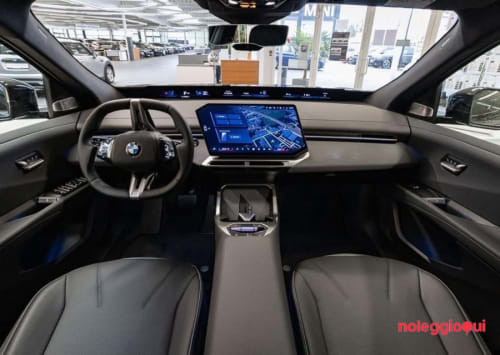 Noleggio VOLVO IX 40 FULL ELETTRIC 