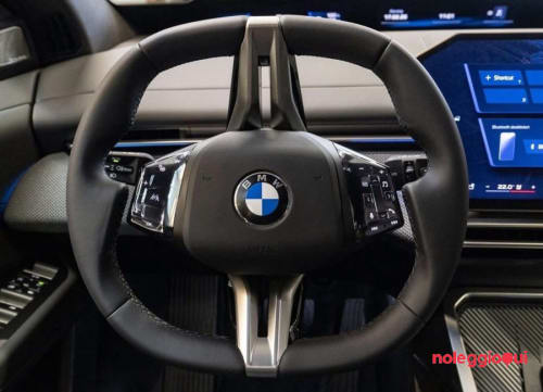 Noleggio VOLVO IX 40 FULL ELETTRIC 