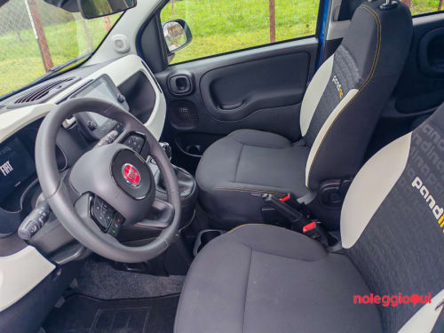 Noleggio Fiat Pandina Cross 1.0 Firefly Hybrid 70cv S&S