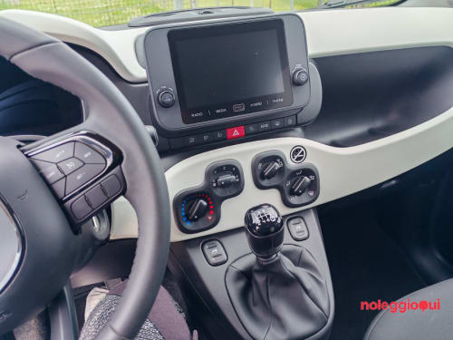 Noleggio Fiat Pandina Cross 1.0 Firefly Hybrid 70cv S&S