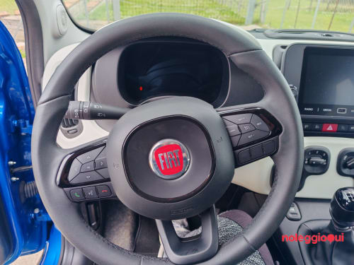 Noleggio Fiat Pandina Cross 1.0 Firefly Hybrid 70cv S&S
