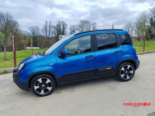 Noleggio Fiat Pandina Cross 1.0 Firefly Hybrid 70cv S&S