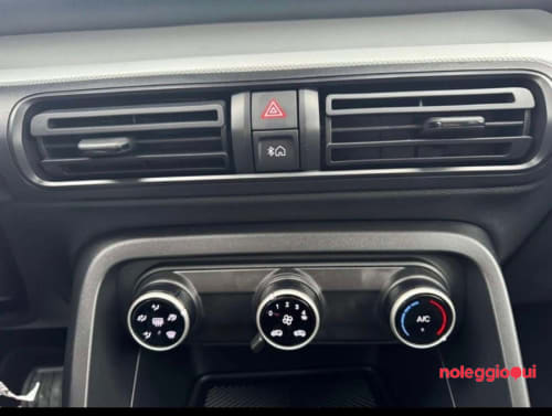 Noleggio CITROEN E-C3 FULL ELTTRI NOLEGGIO NO SCORING 