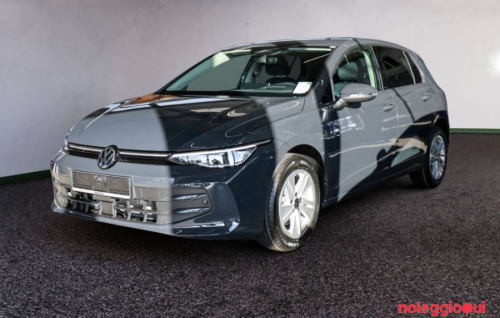 Noleggio VOLKSWAGEN GOLF 8 NOLEGGIO NO SCORING 