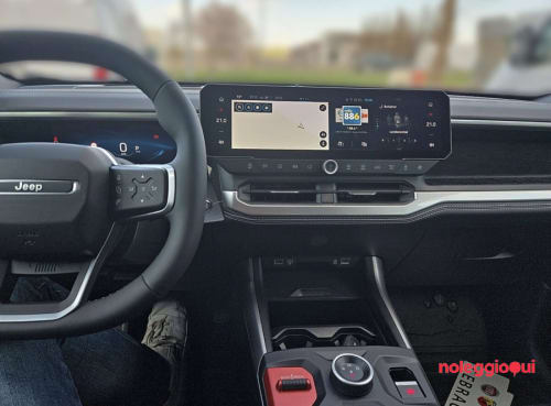 Noleggio JEEP AVENGER NO SCORING 