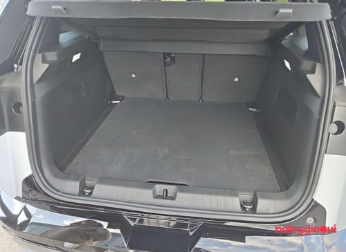 Noleggio JEEP AVENGER NO SCORING 