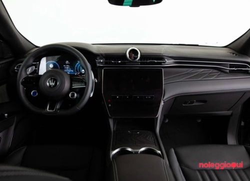 Noleggio MASERATI GRECALE NO SCORING 