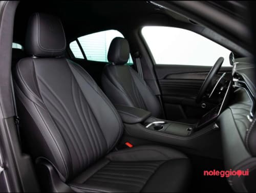 Noleggio MASERATI GRECALE NO SCORING 