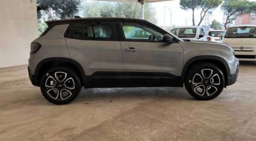 Noleggio JEEP AVENGER NO SCORING